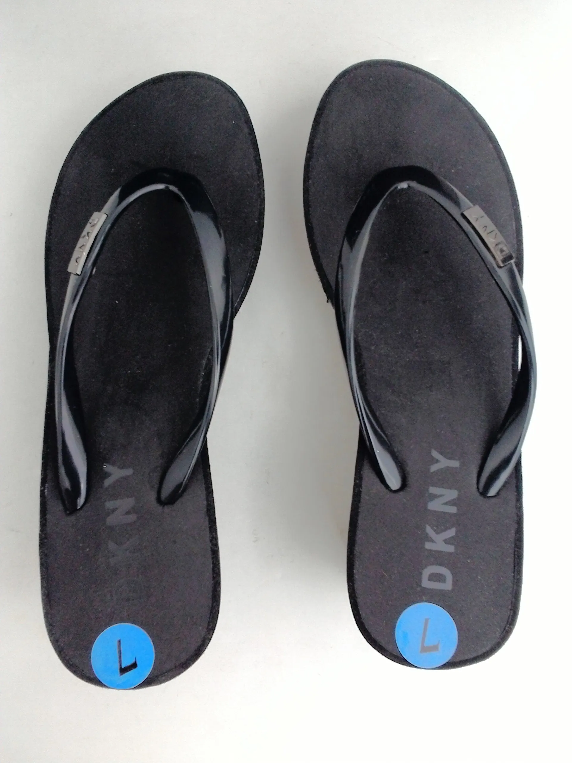 DKNY Women's Black Thong Wedge Sandal Size 7